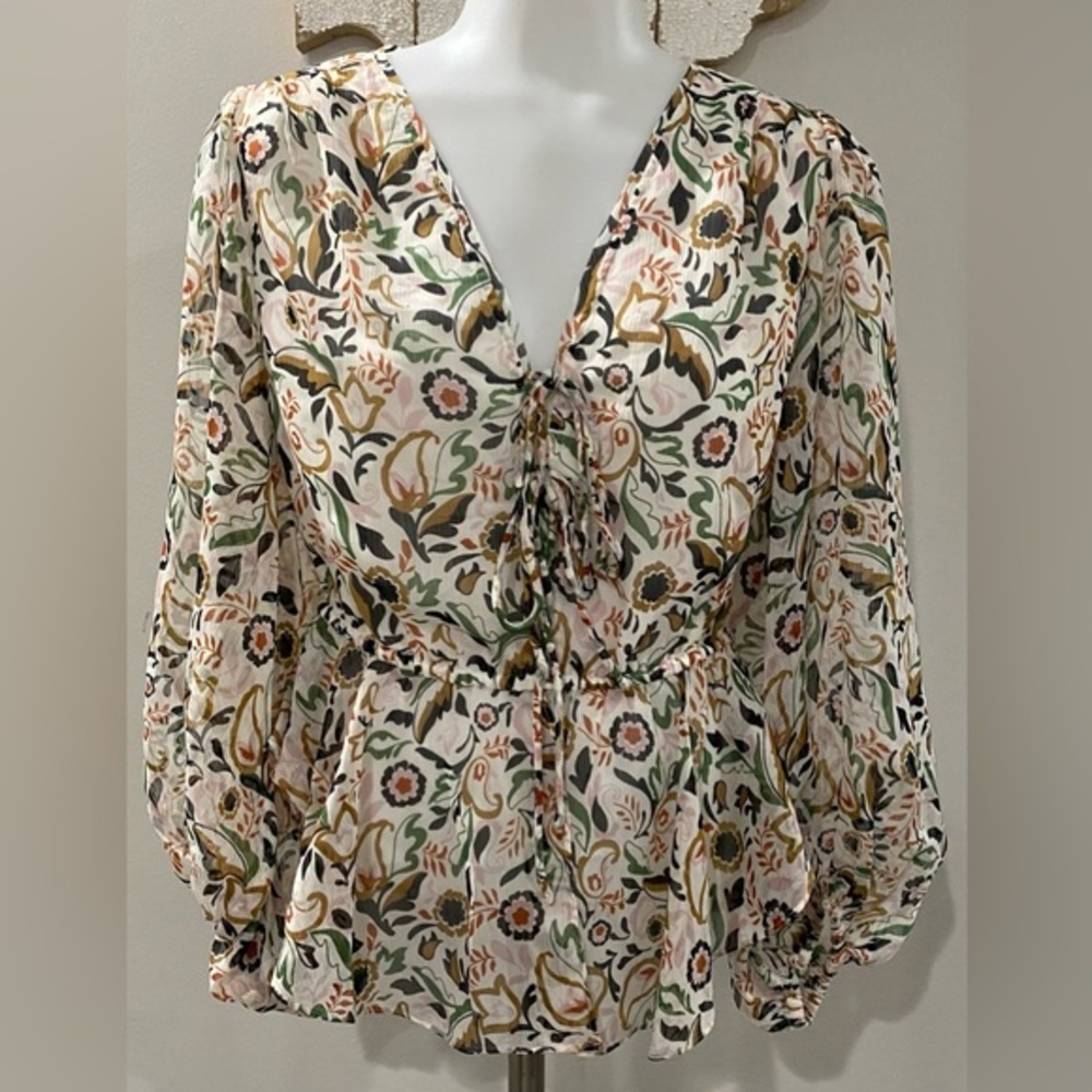 NWOT! Ted Baker BRIENNA

Tie‎ Front Blouse with Bishop Sleeve